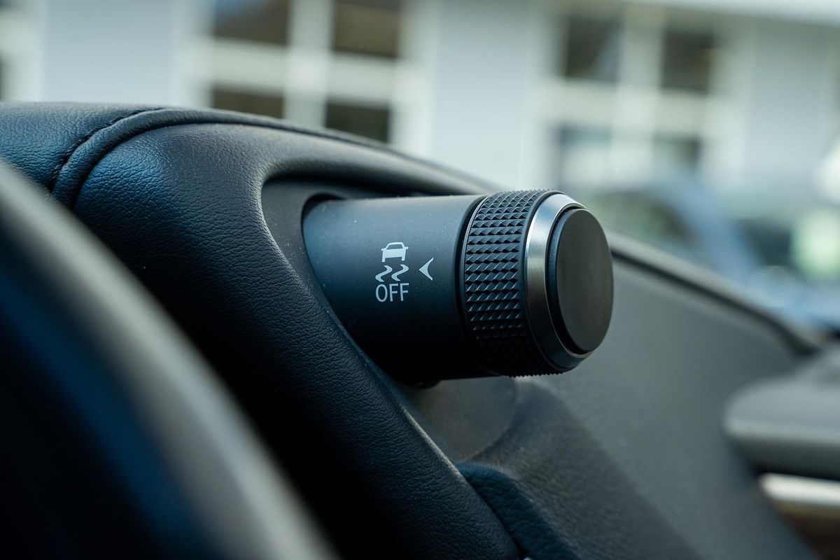 2019 Lexus ES ES300h Sports Luxury AXZH10R