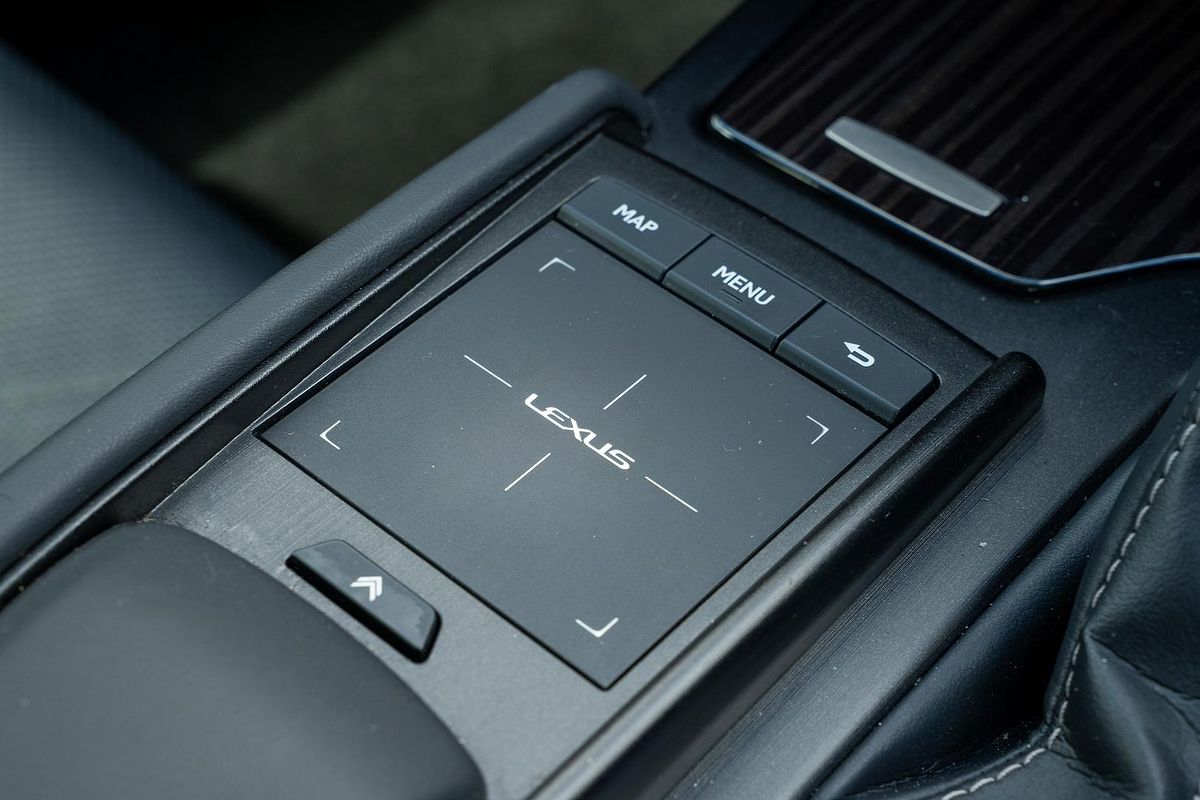 2019 Lexus ES ES300h Sports Luxury AXZH10R