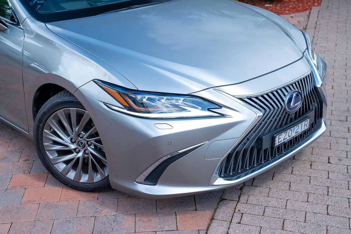 2019 Lexus ES ES300h Sports Luxury AXZH10R