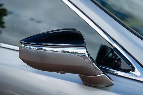 2019 Lexus ES ES300h Sports Luxury AXZH10R