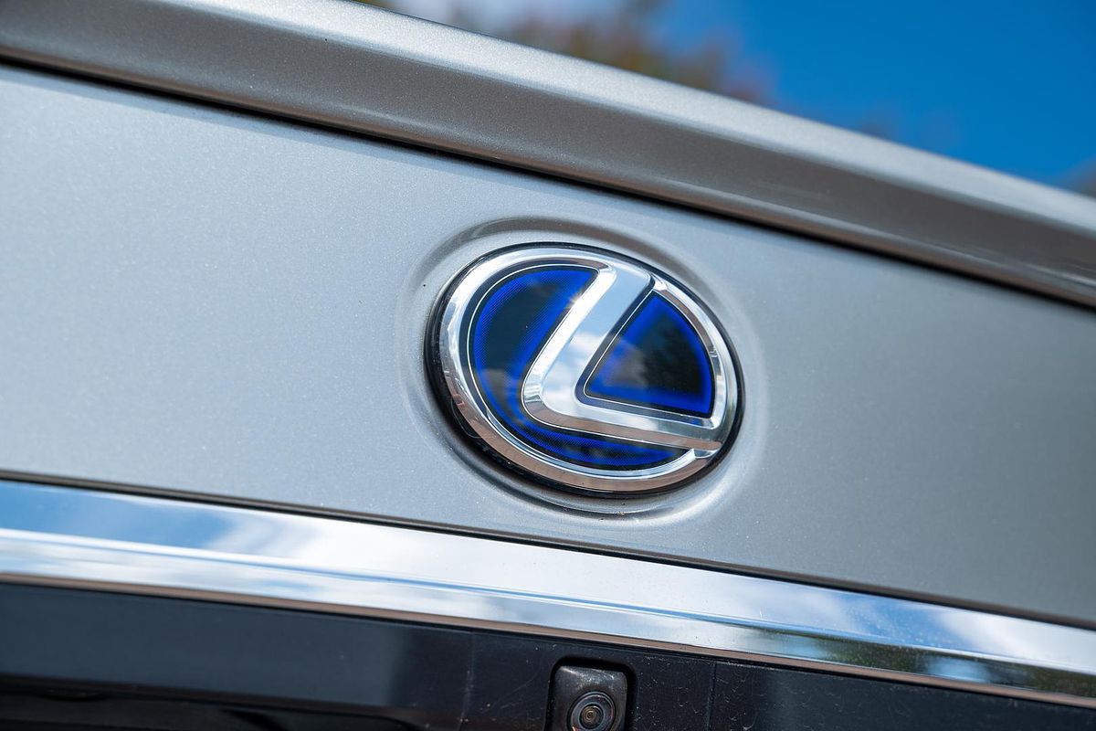 2019 Lexus ES ES300h Sports Luxury AXZH10R