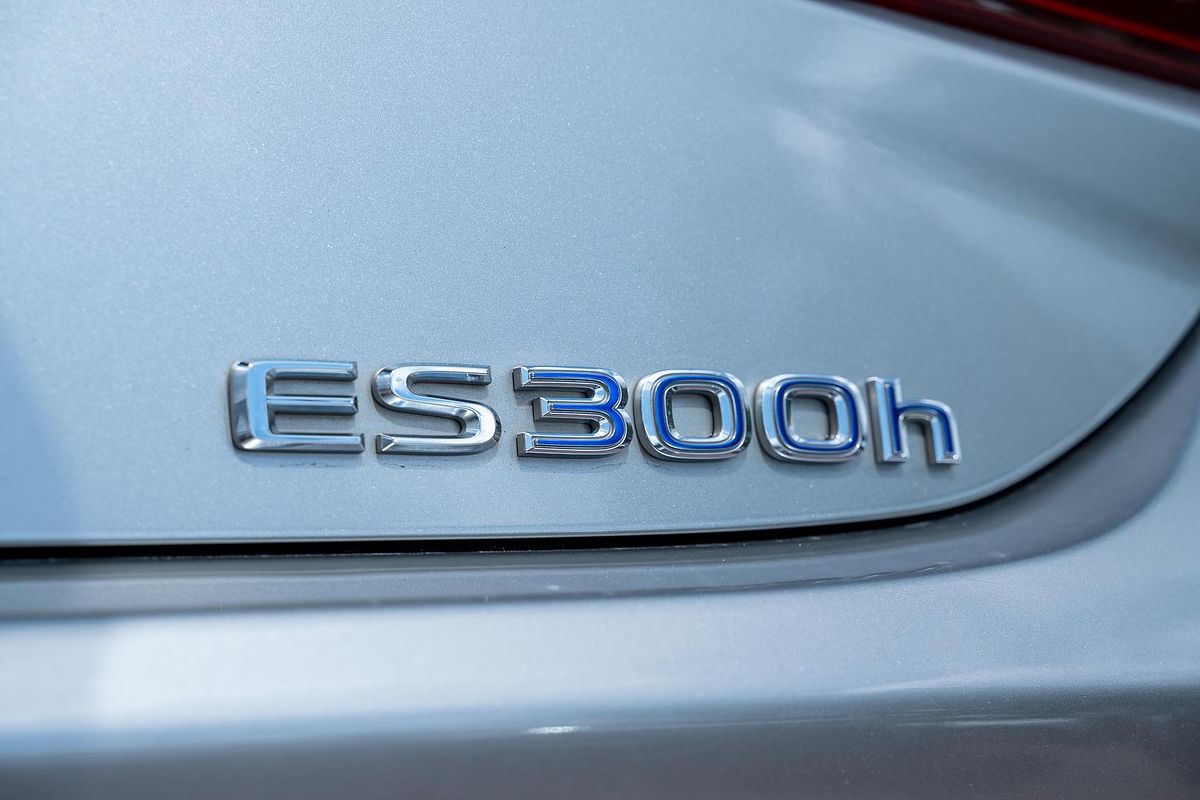 2019 Lexus ES ES300h Sports Luxury AXZH10R