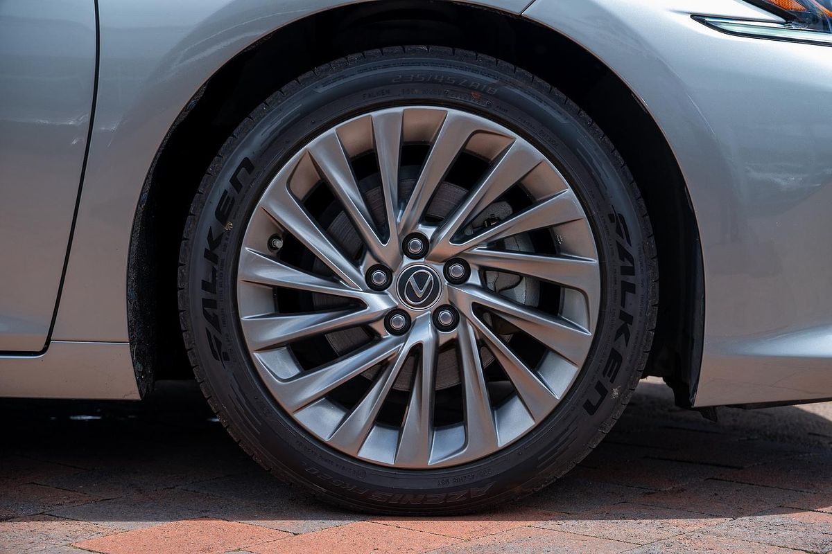 2019 Lexus ES ES300h Sports Luxury AXZH10R