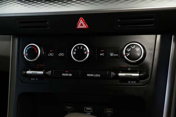 2023 Kia Carnival S KA4