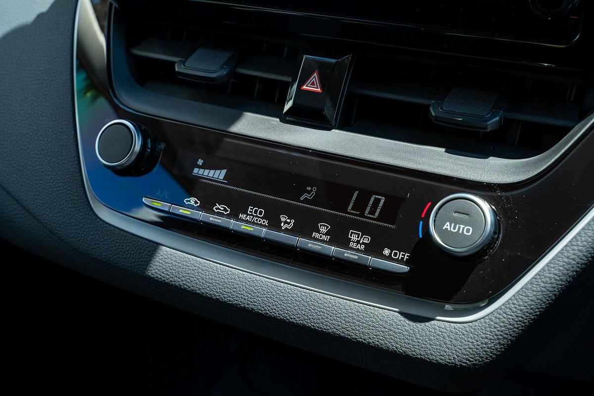 2022 Toyota Corolla SX Hybrid ZWE219R