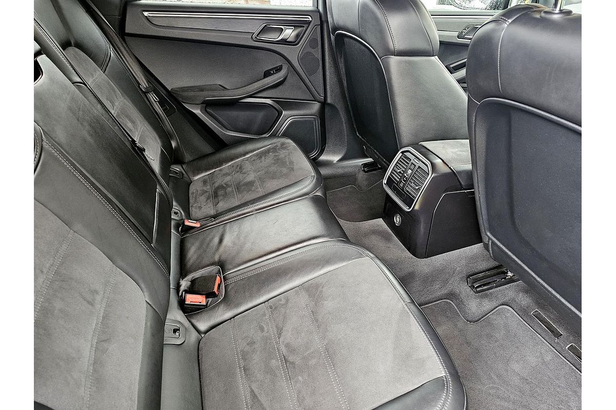 2017 Porsche Macan GTS 95B