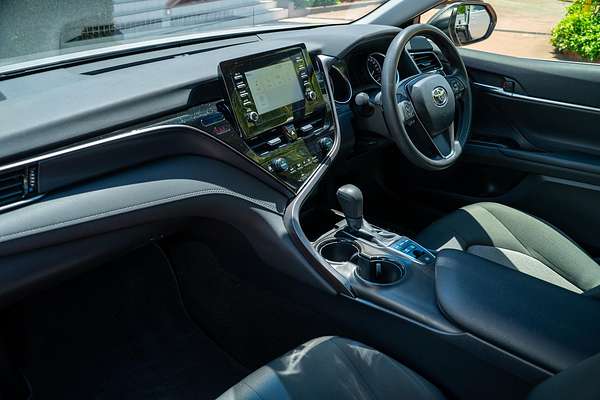 2024 Toyota Camry Ascent AXVH70R