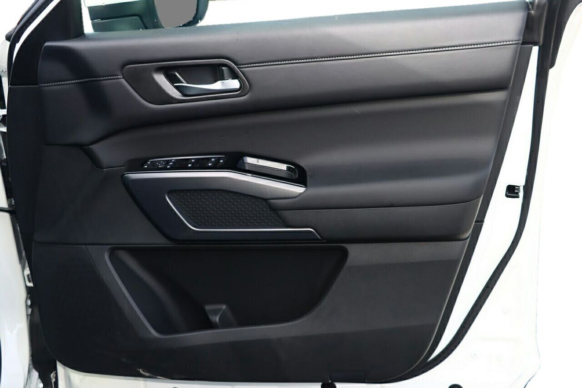 2024 Nissan Pathfinder Ti R53