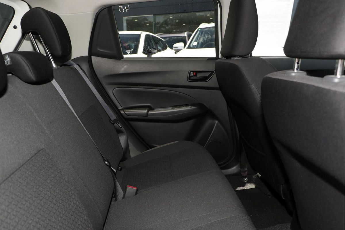 2017 Suzuki Swift GL Navigator FZ