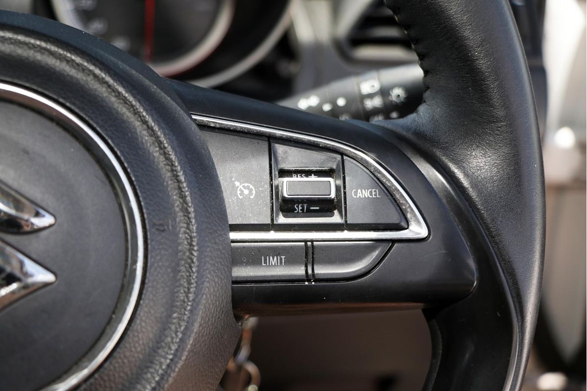 2017 Suzuki Swift GL Navigator FZ