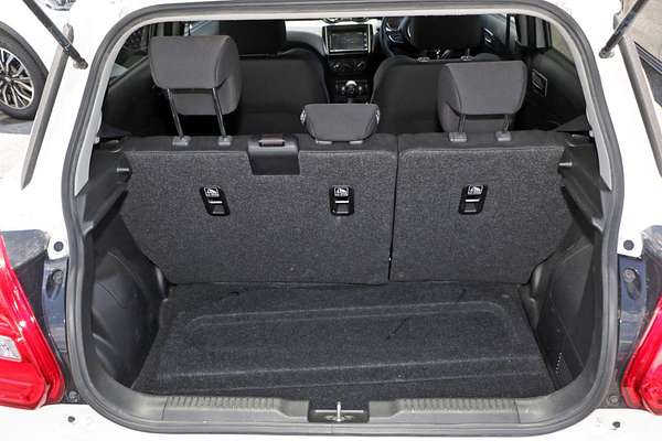 2017 Suzuki Swift GL Navigator FZ