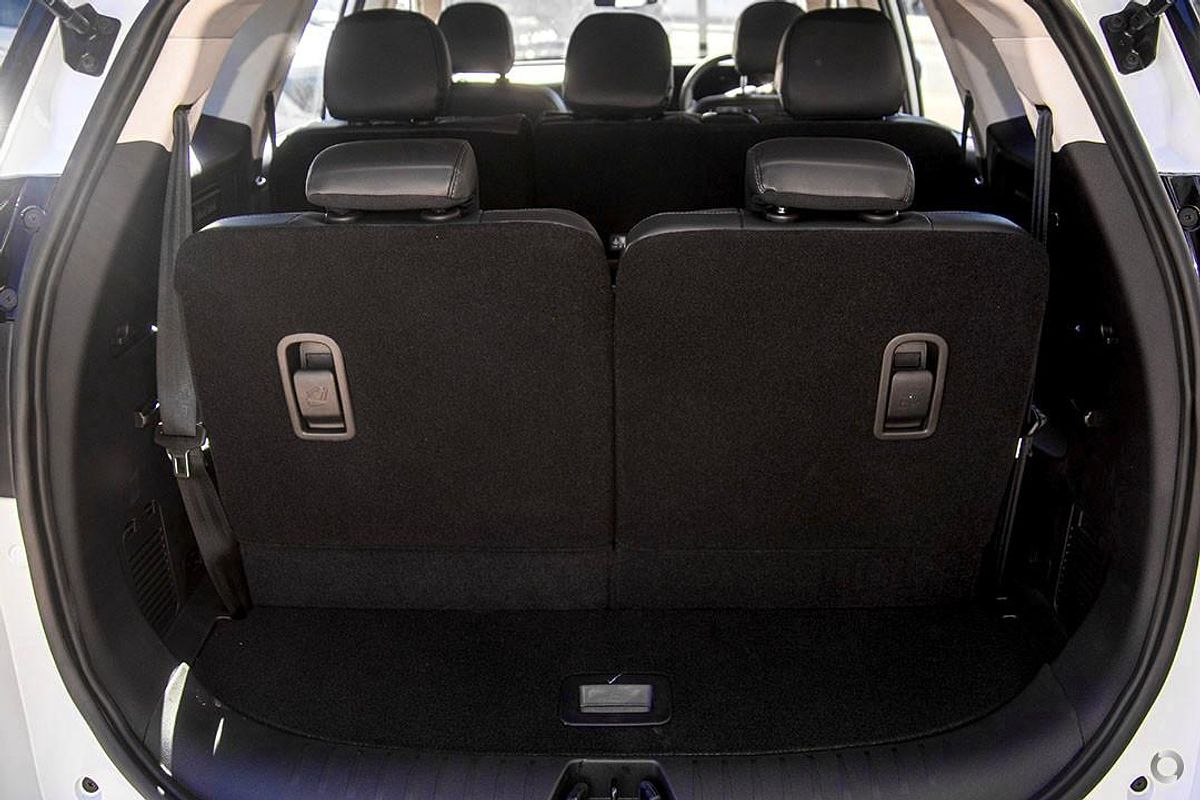 2025 Mahindra XUV700 AX7L