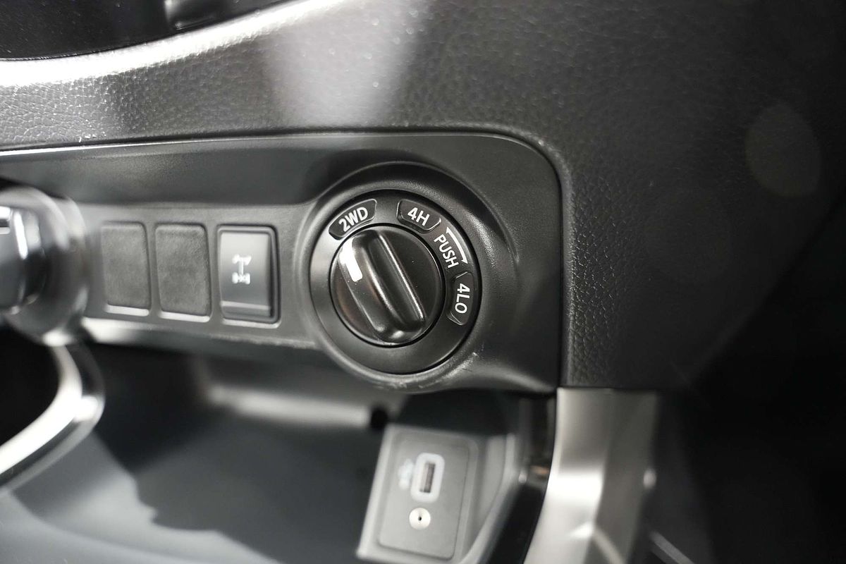2020 Nissan Navara ST D23 Series 4 4X4