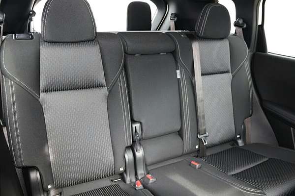 2025 Mitsubishi Outlander LS ZM