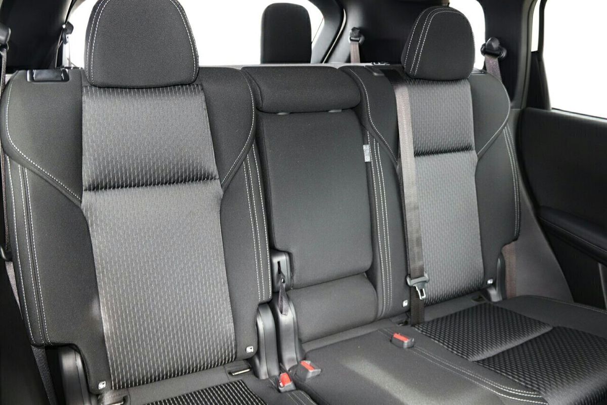 2025 Mitsubishi Outlander LS ZM