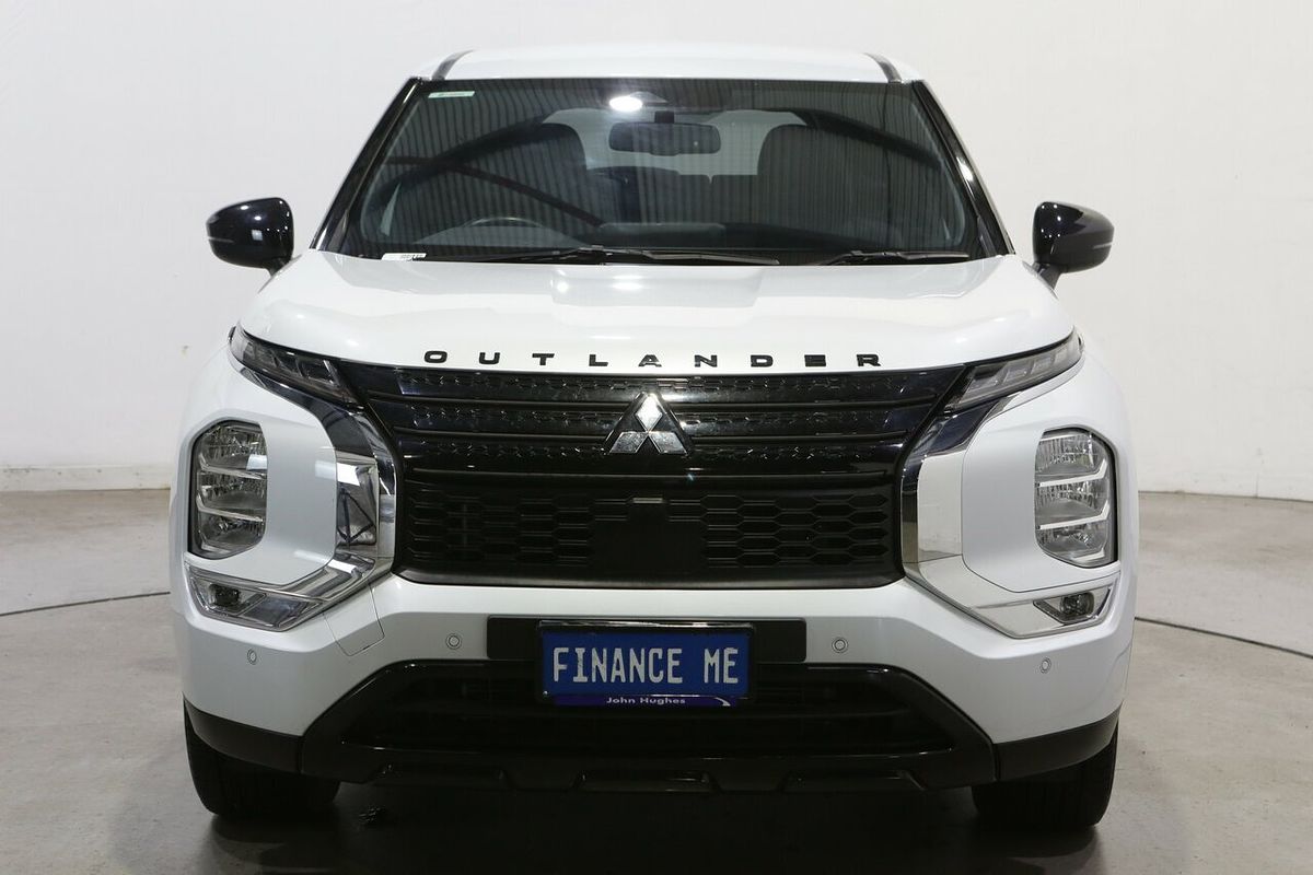 2023 Mitsubishi Outlander LS Black Edition ZM