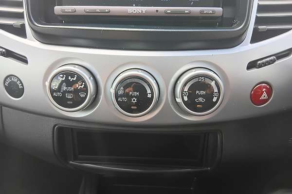 2015 Mitsubishi Triton GLX-R MN 4X4