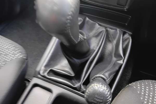 2015 Mitsubishi Triton GLX-R MN 4X4