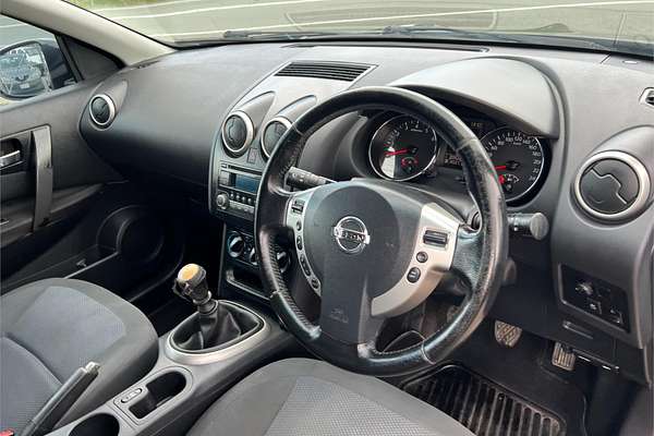 2013 Nissan Dualis ST J10W Series 3