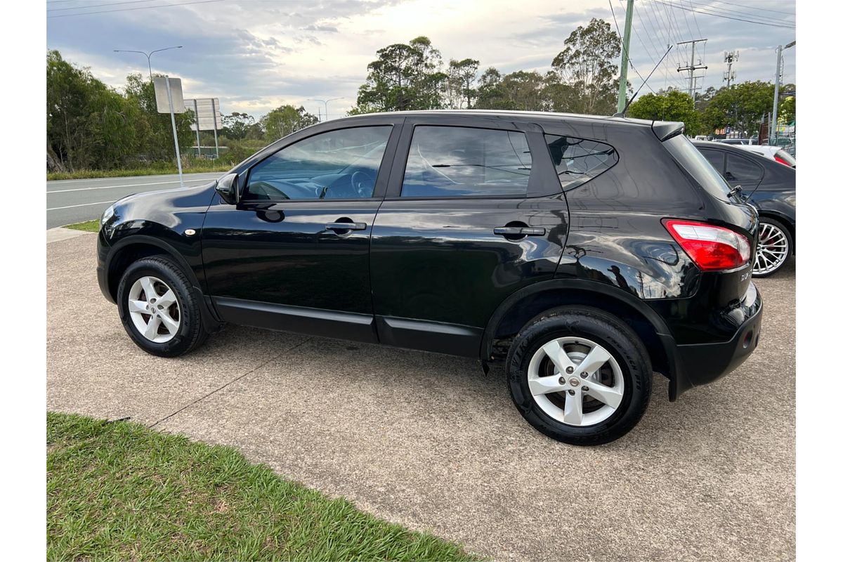 2013 Nissan Dualis ST J10W Series 3