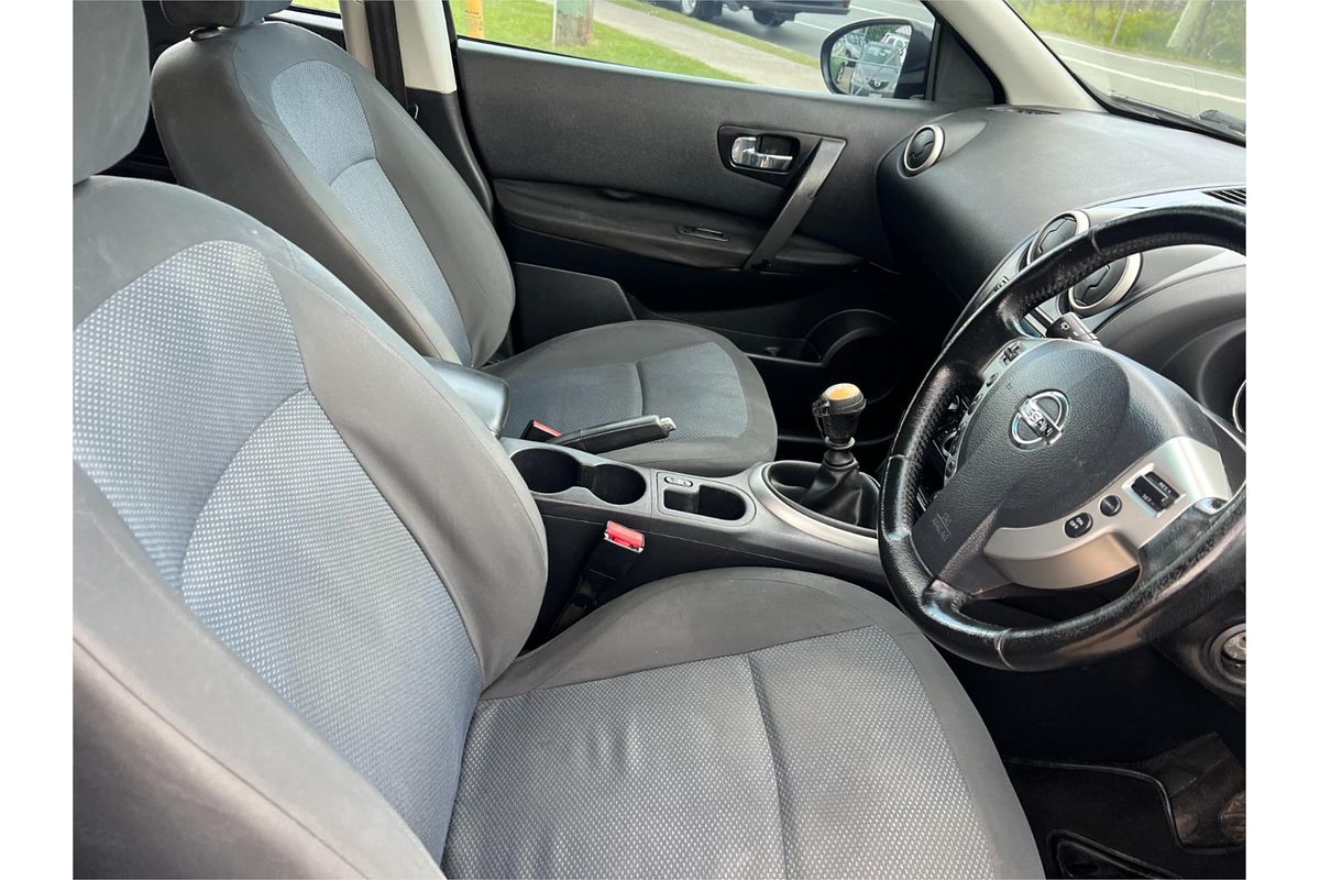 2013 Nissan Dualis ST J10W Series 3