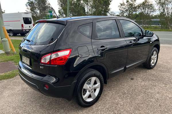 2013 Nissan Dualis ST J10W Series 3