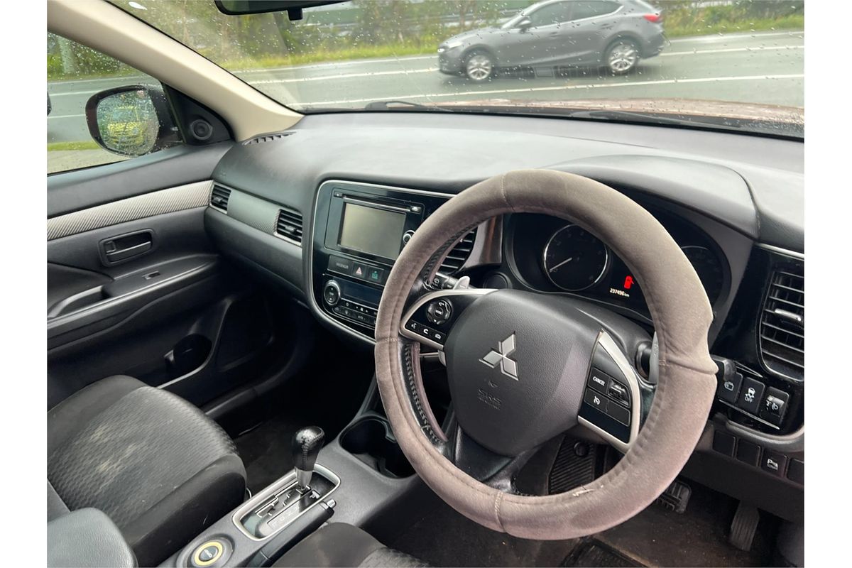 2013 Mitsubishi Outlander LS ZJ