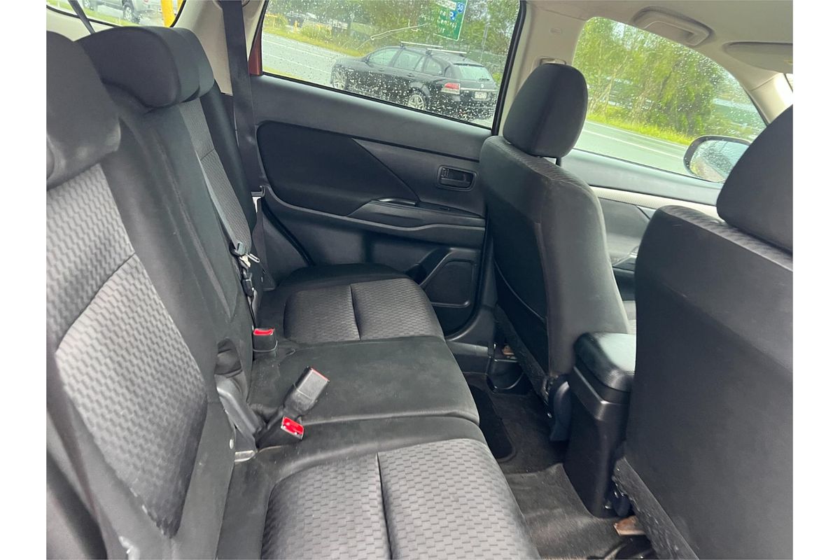 2013 Mitsubishi Outlander LS ZJ