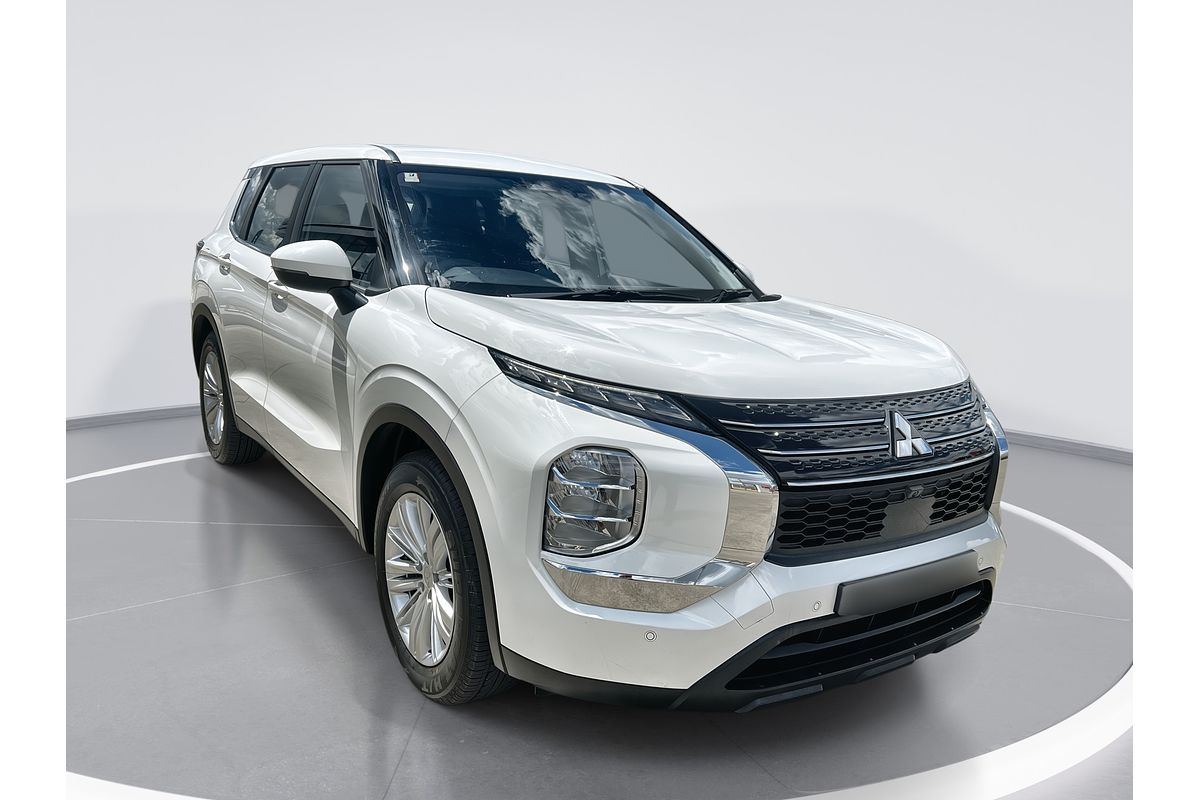 2023 Mitsubishi Outlander LS ZM