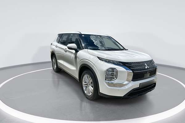2023 Mitsubishi Outlander LS ZM