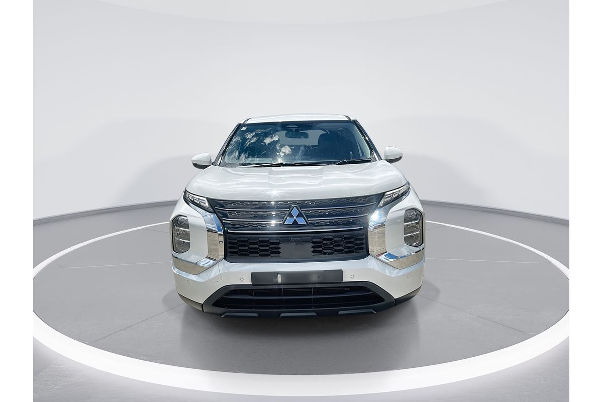 2023 Mitsubishi Outlander LS ZM