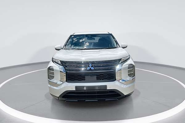 2023 Mitsubishi Outlander LS ZM