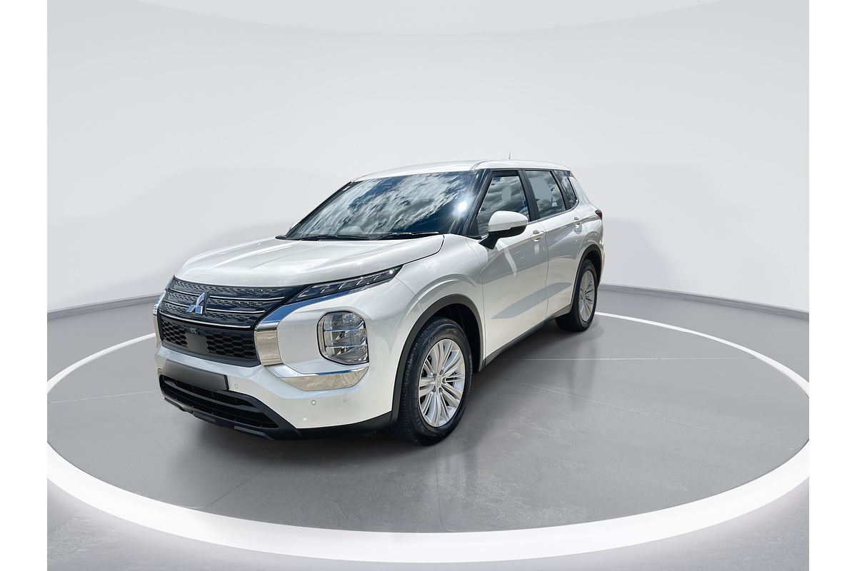 2023 Mitsubishi Outlander LS ZM