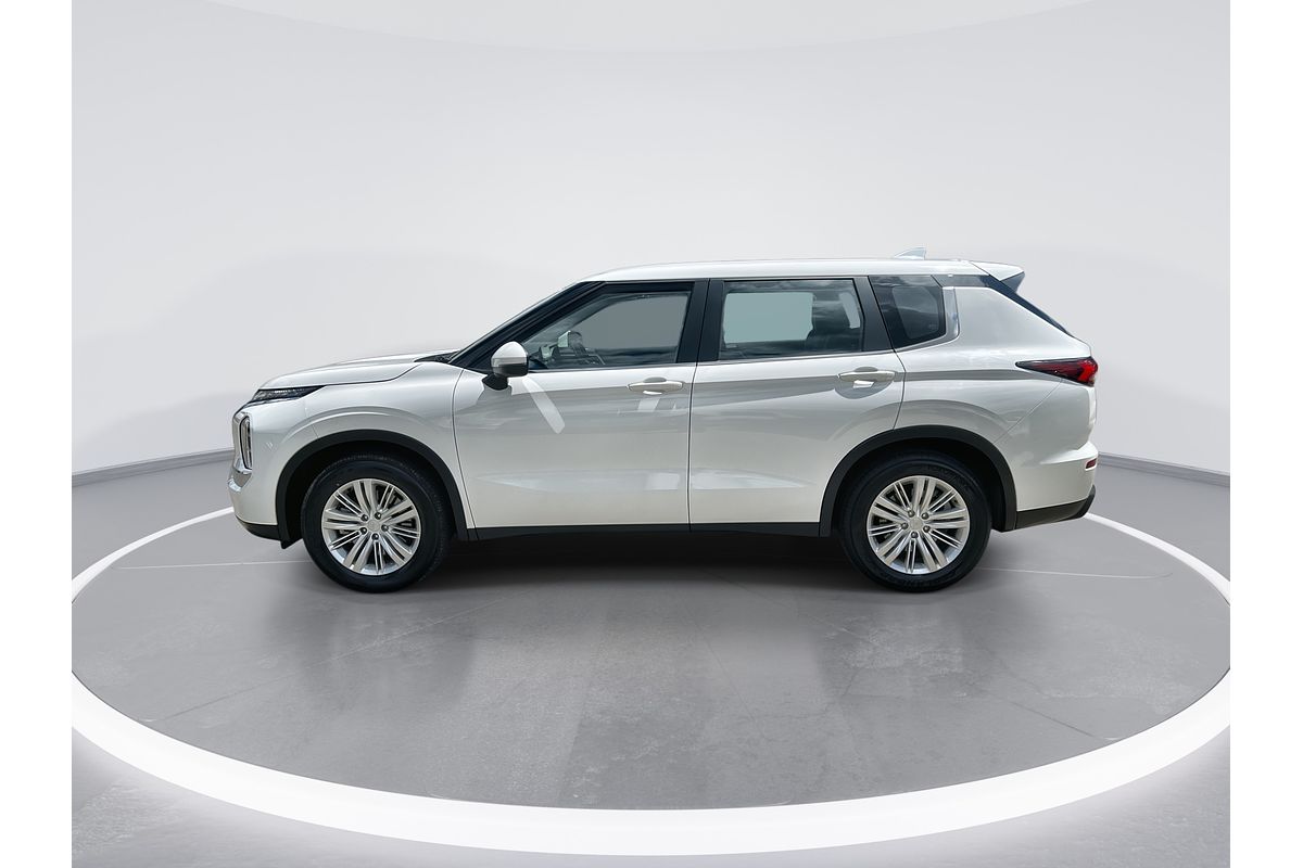 2023 Mitsubishi Outlander LS ZM