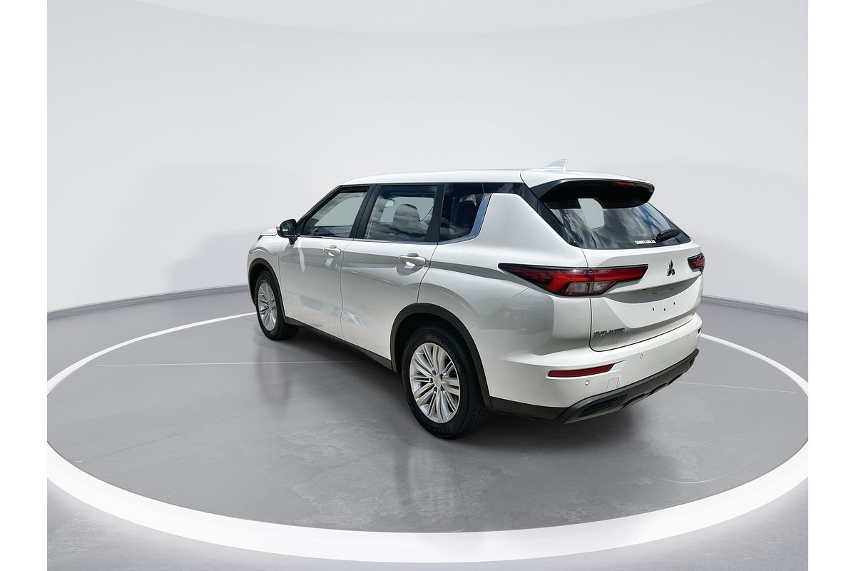 2023 Mitsubishi Outlander LS ZM