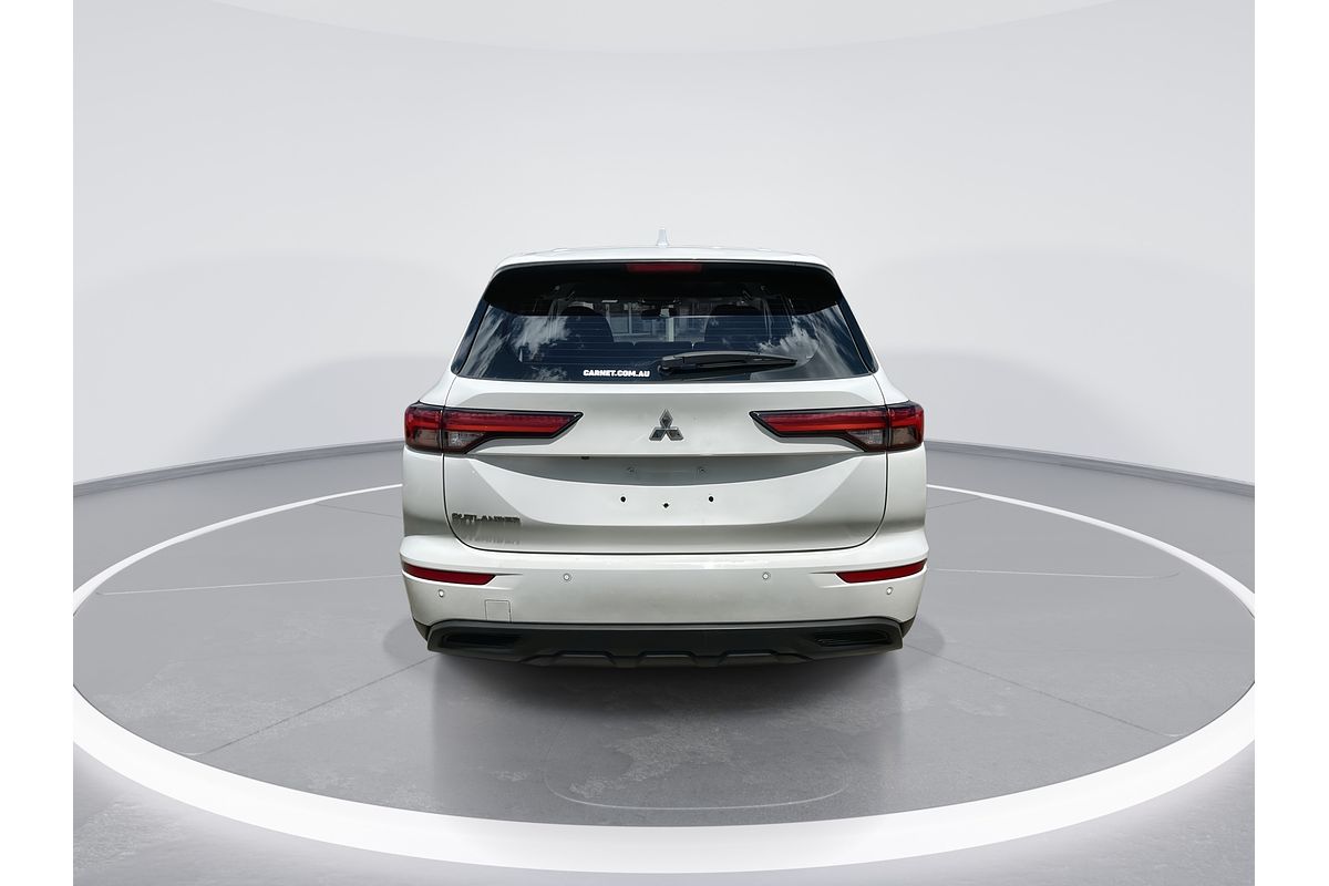2023 Mitsubishi Outlander LS ZM