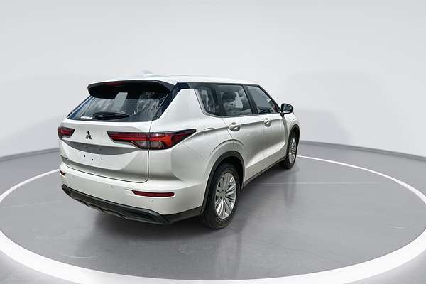 2023 Mitsubishi Outlander LS ZM