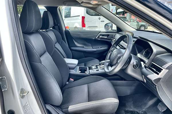 2023 Mitsubishi Outlander LS ZM