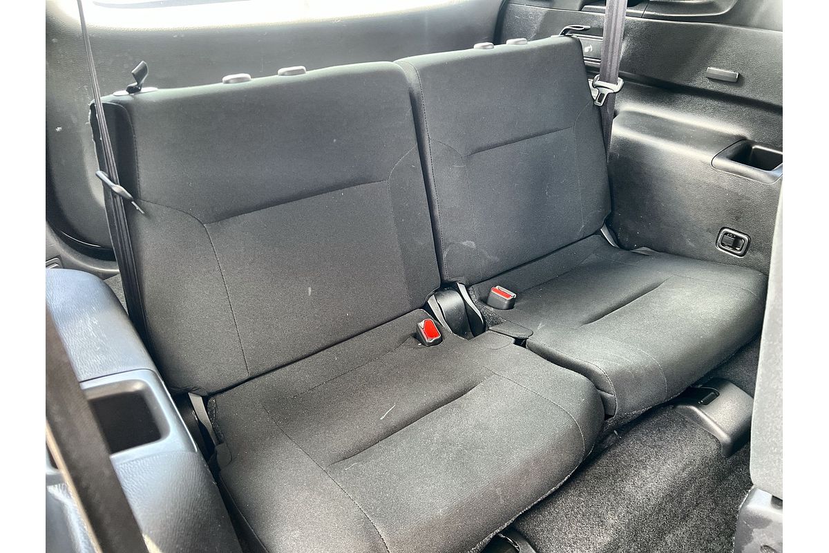 2023 Mitsubishi Outlander LS ZM