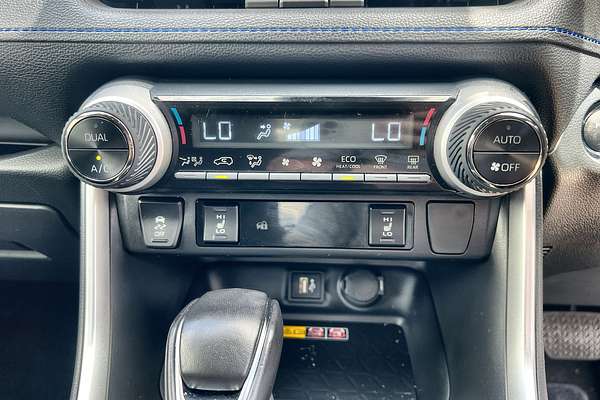 2024 Toyota RAV4 XSE AXAH52R