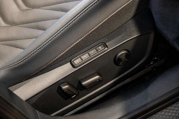 2025 CUPRA Leon VZx KL