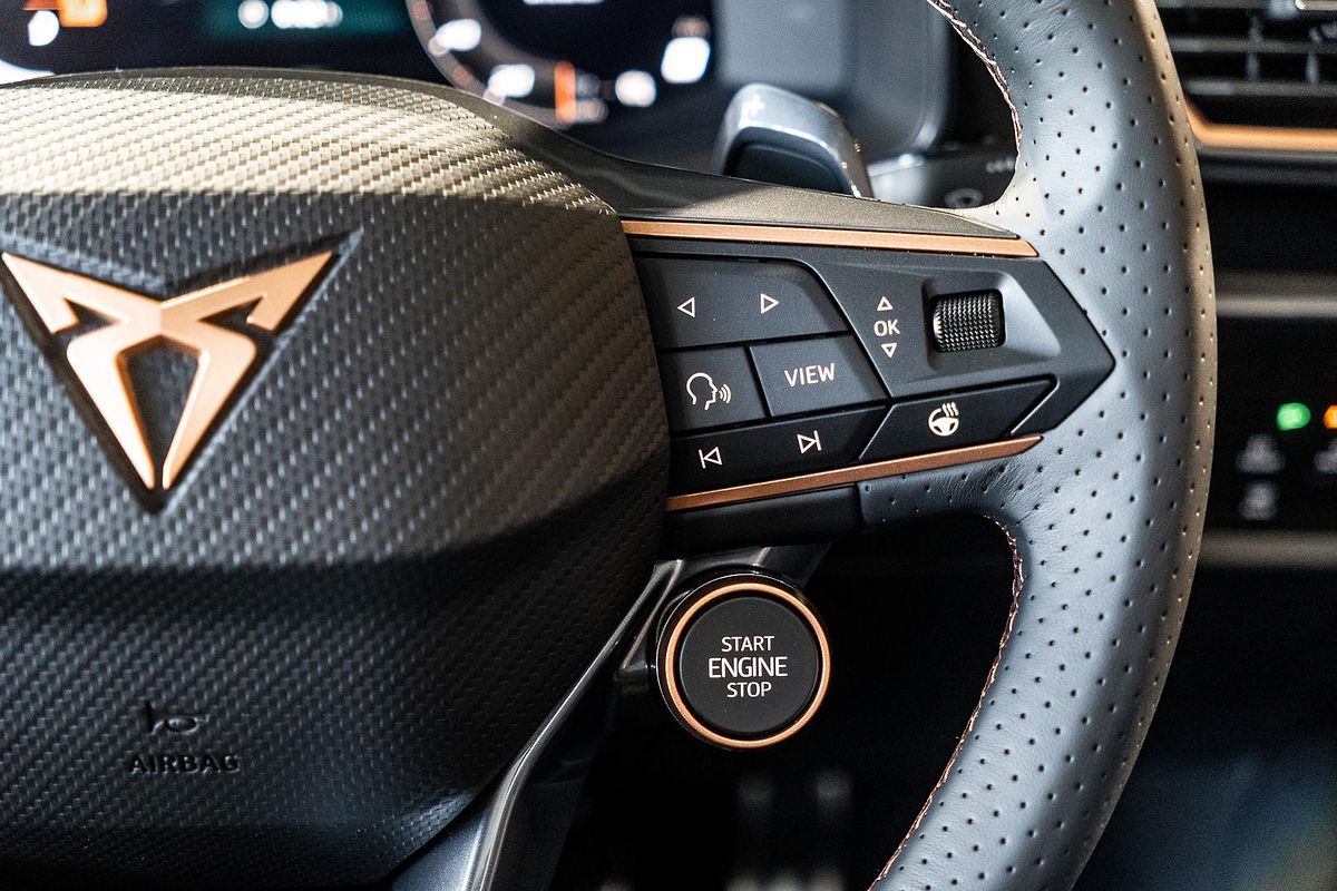 2025 CUPRA Leon VZx KL