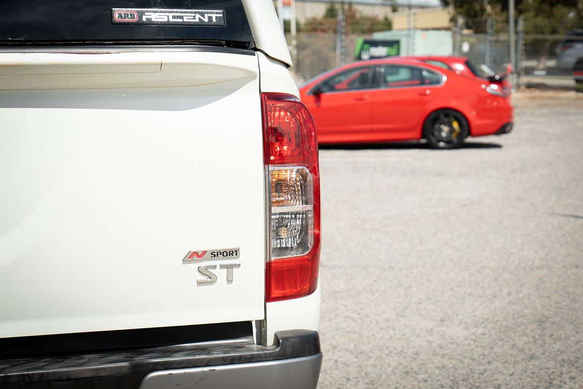 2016 Nissan Navara ST N-SPORT D23 4X4