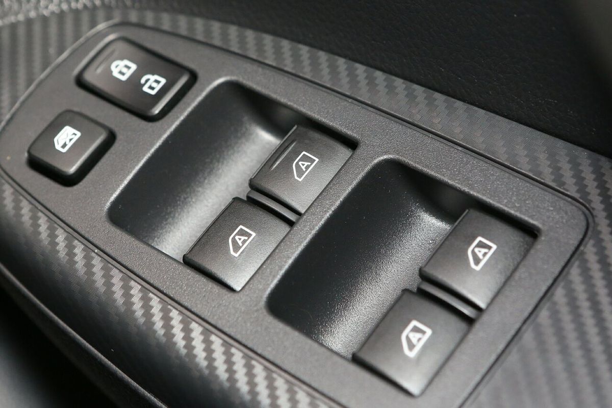 2024 Mitsubishi Eclipse Cross LS YB