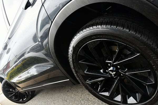 2024 Mitsubishi Outlander Black Edition ZM