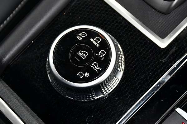 2024 Mitsubishi Outlander Black Edition ZM