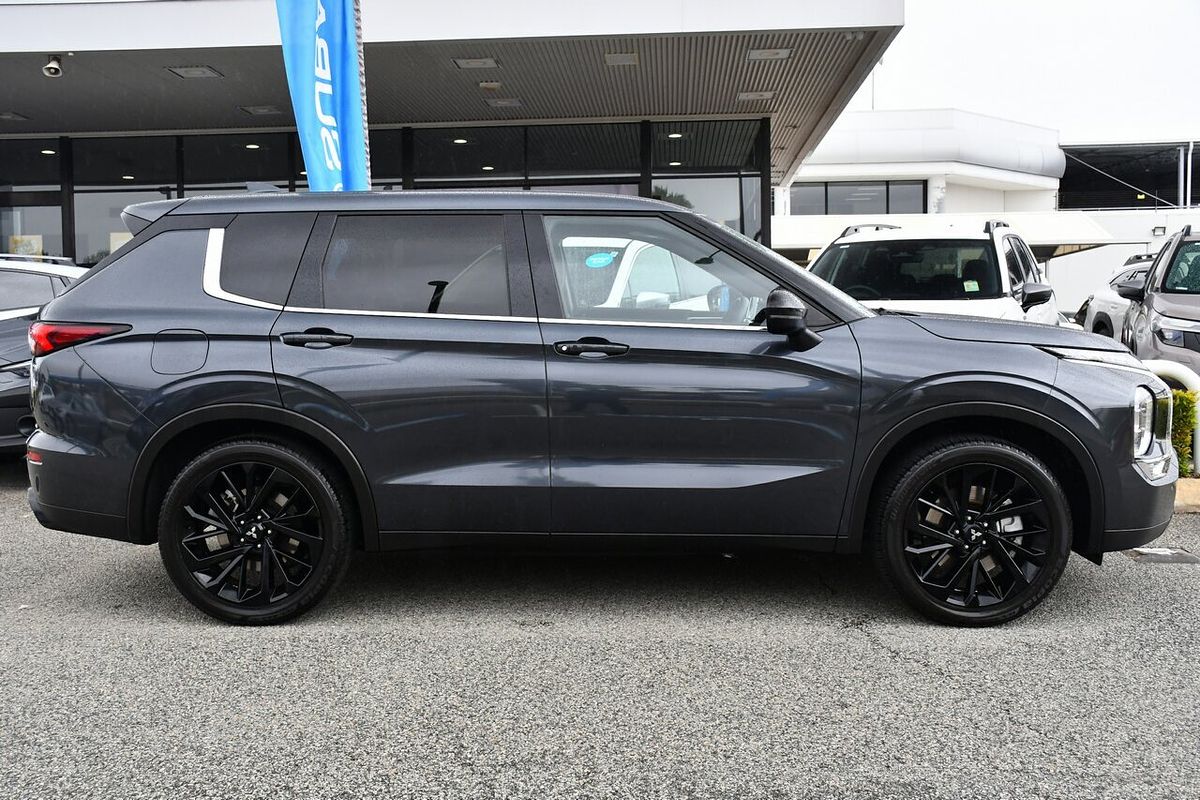 2024 Mitsubishi Outlander Black Edition ZM