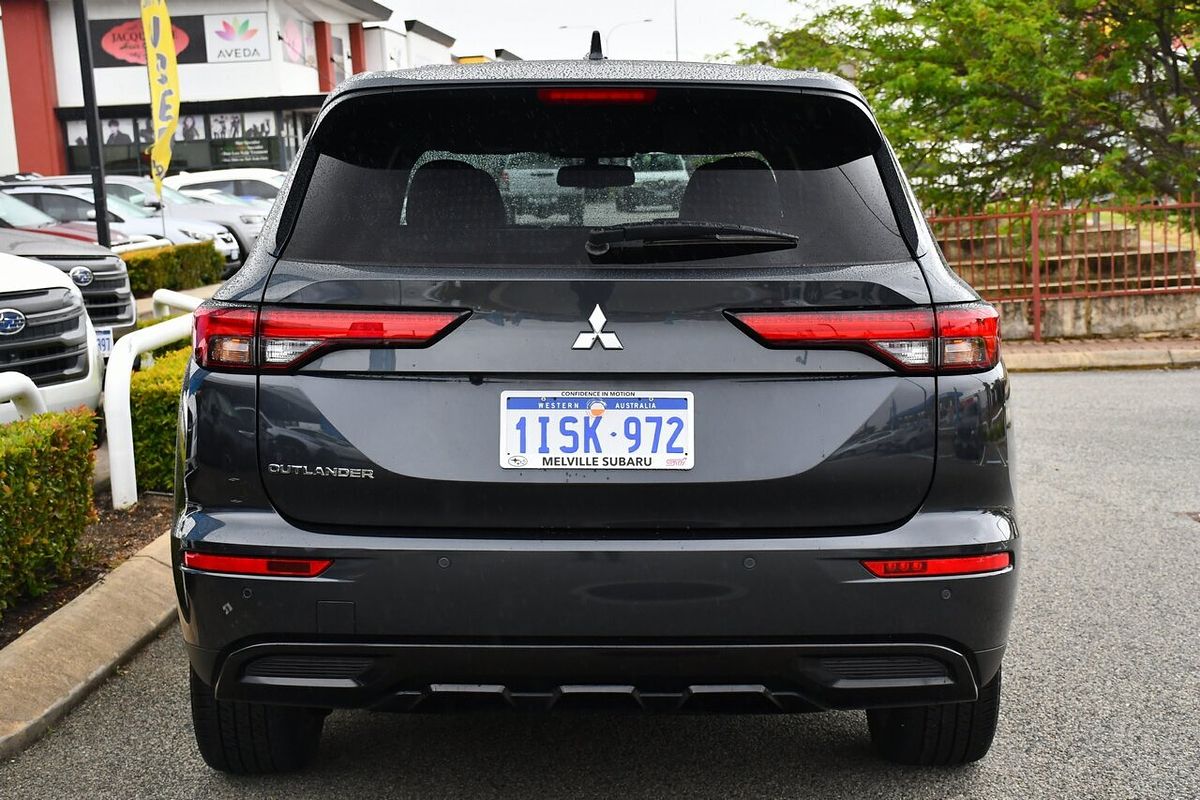 2024 Mitsubishi Outlander Black Edition ZM
