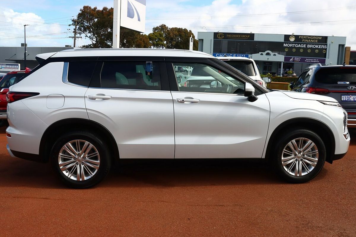 2022 Mitsubishi Outlander LS ZM