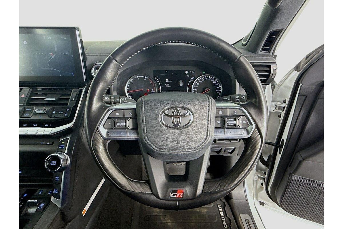 2024 Toyota Landcruiser GR Sport FJA300R